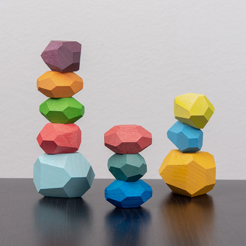 Jeux de construction, ensemble de pierres en bois à empiler, éducatif pour l'équilibre, avec pierres de différentes taille et couleur, exposé avec 11 pièces avec 3 constructions différentes