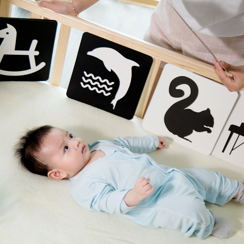 Cartes de stimulation visuelle Montessori à contraste élevé pour