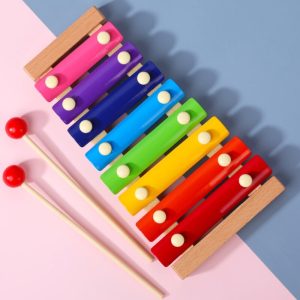 Xylophone en bois et métal à 8 notes, coloré, avec deux baguettes à bout rond