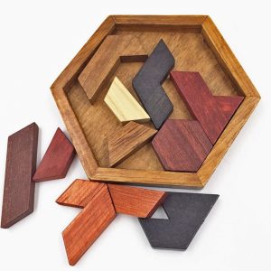 Puzzle en bois hexagonal avec formes géométriques, dans les tons marrons, à 11 pièces