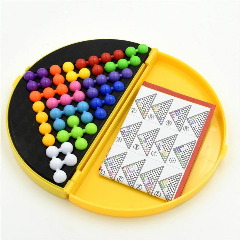 Puzzle casse-têtes avec perles colorées formant des formes, objectif reproduire la forme qui est indiqué sur la feuille, puzzle dans une boite jaune