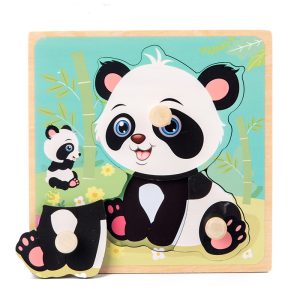 jeu d'éveil, puzzle en bois en forme d'animaux, 3 pièces, le puzzle en forme de panda assis dans l'herbe représenté sur une planche en bois carré