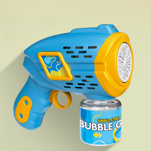 Pistolet à bulle avec lumière pour enfant, de couleur bleu et jaune, avec une petite reserve de savon dans un chargeur positionné sous le pistolet