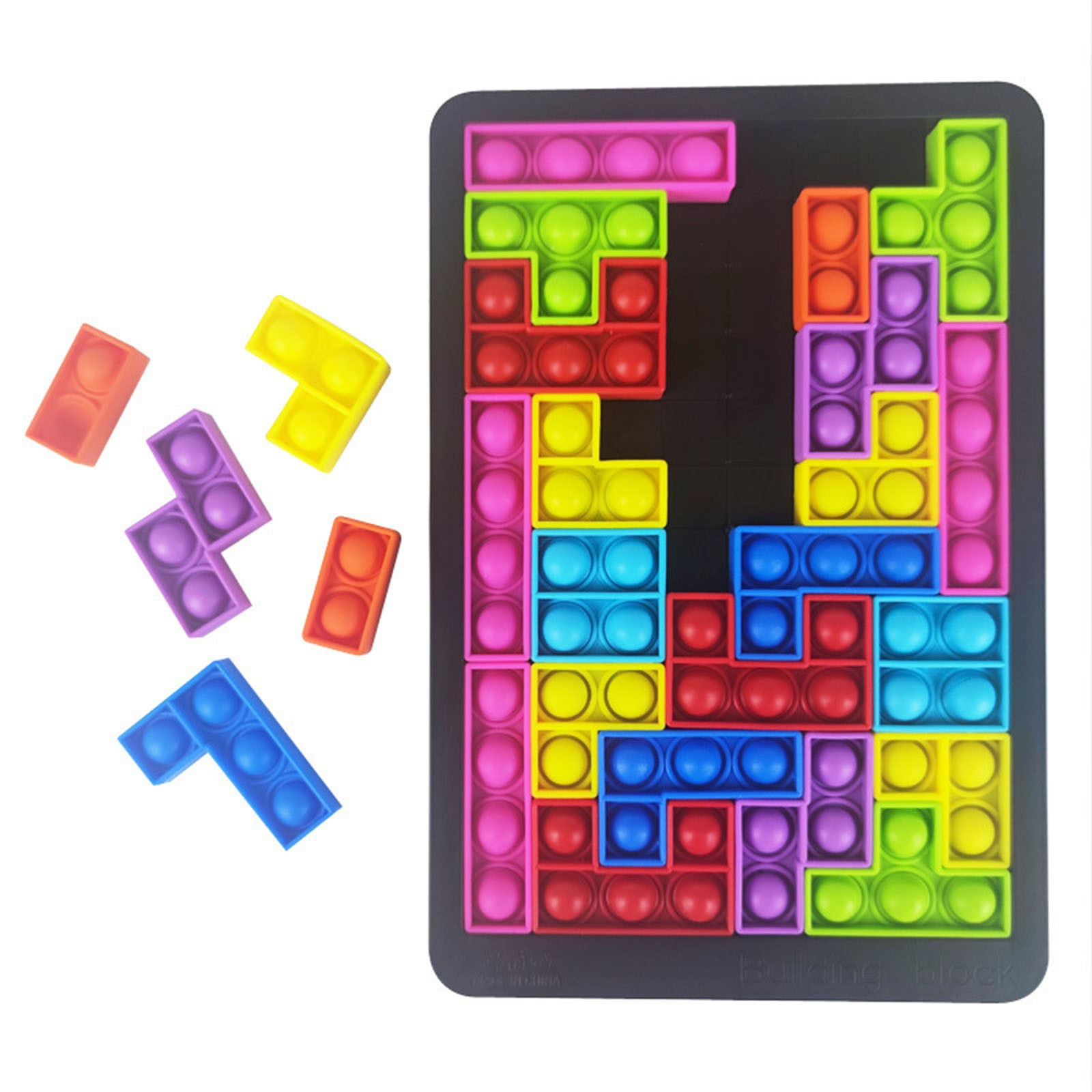 Puzzle tetris de 27 pièces pour enfant, de forme rectangulaire avec de nombreuses pièces colorées