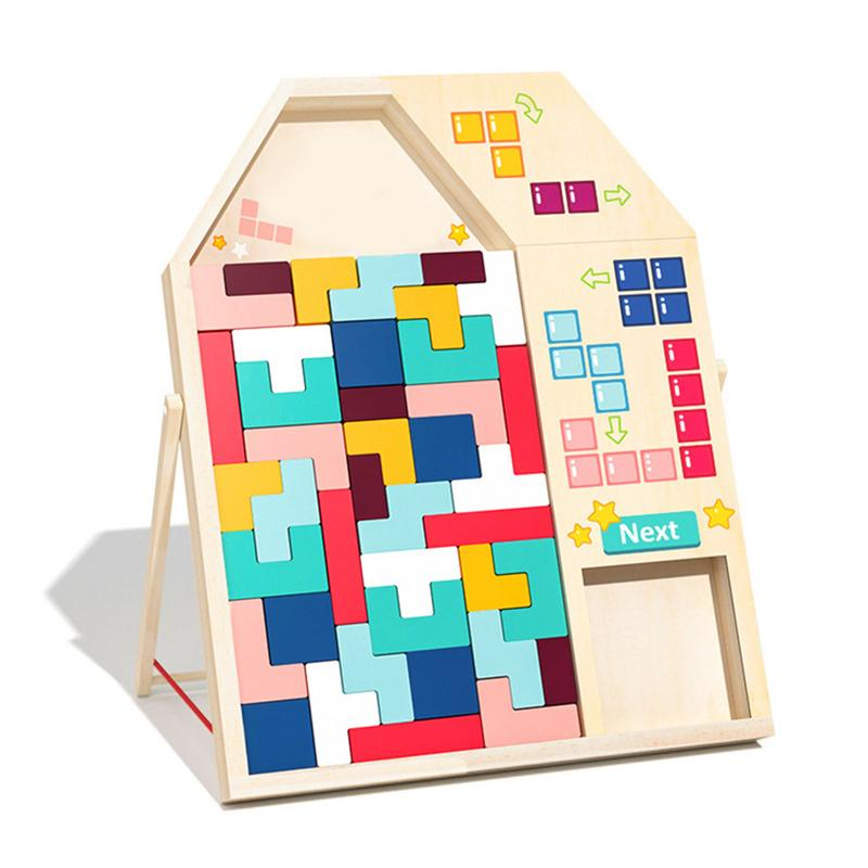 Jeu tetris en bois en forme de maison, avec de nombreuse pièces de différentes formes colorées