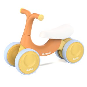 Jouet bébé vélo d'équilibre à 4 roues de couleur orange et jaune.