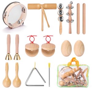 Lot de 11 instruments de musique sur fond blanc