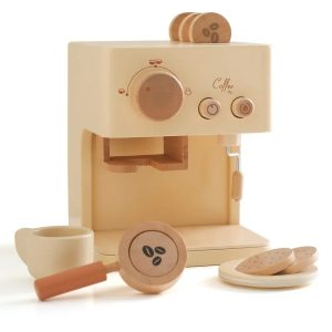 Ensemble de cuisine en bois bébé machine à café sur fond blanc